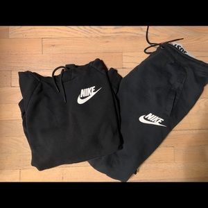 Black Nike Sweatsuit